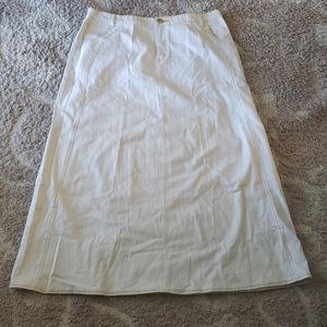Style J white jean skirt size 20